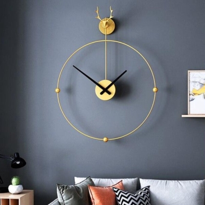 Hohle Wanduhr