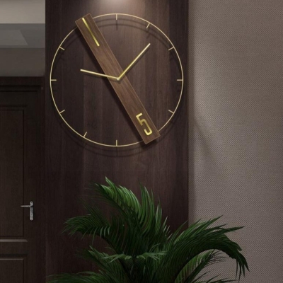 Minimalistische Wanduhr