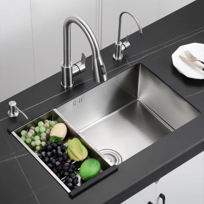 Geb&uuml;rstetes Barwaschbecken