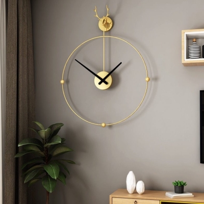 Hohle Wanduhr