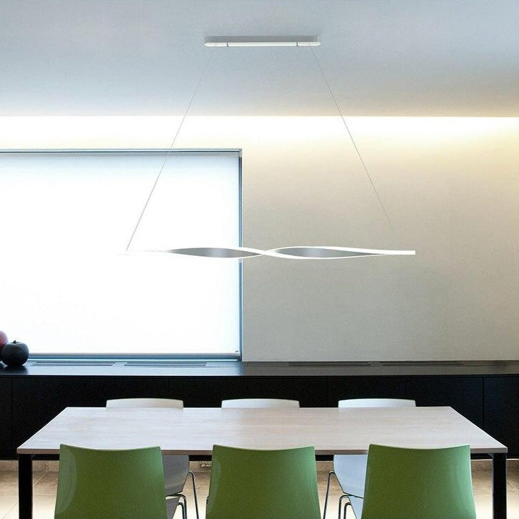 Lange LED-Pendelleuchte