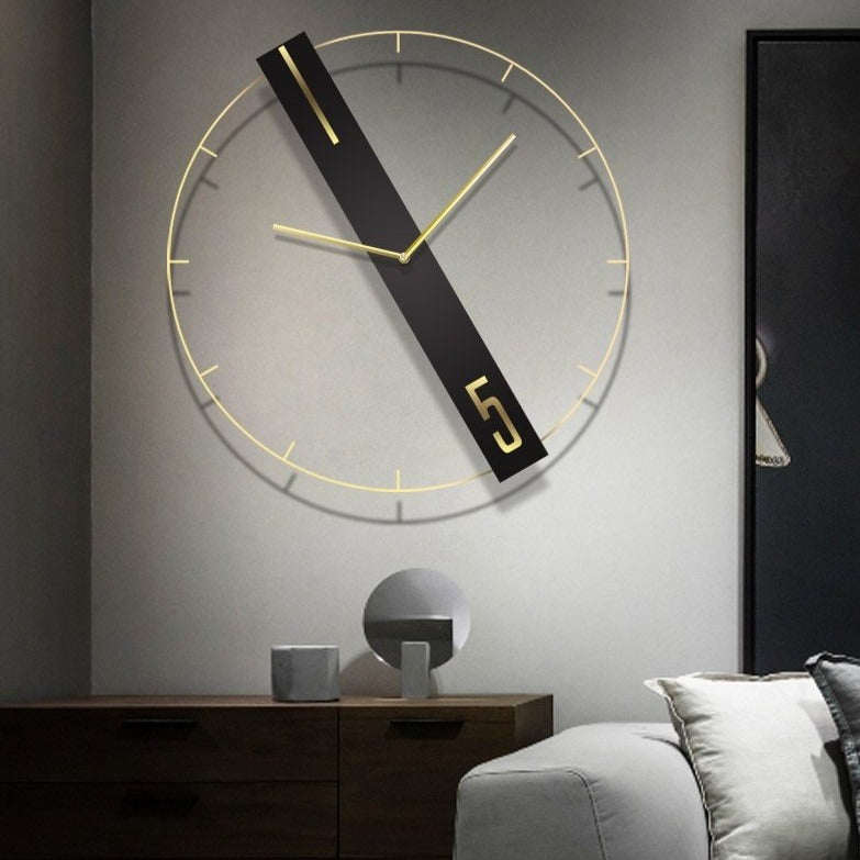 Minimalistische Wanduhr