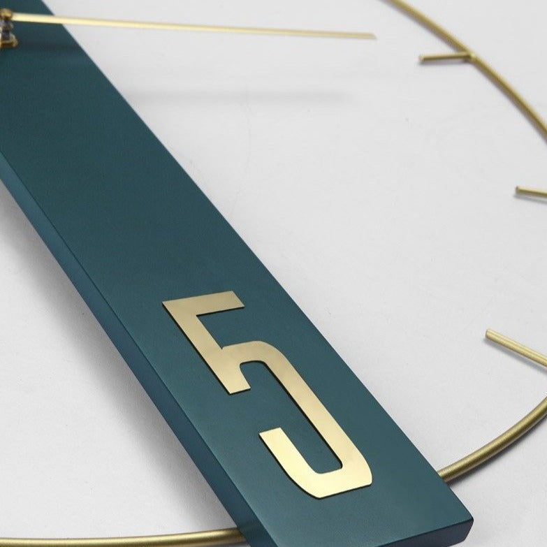 Minimalistische Wanduhr