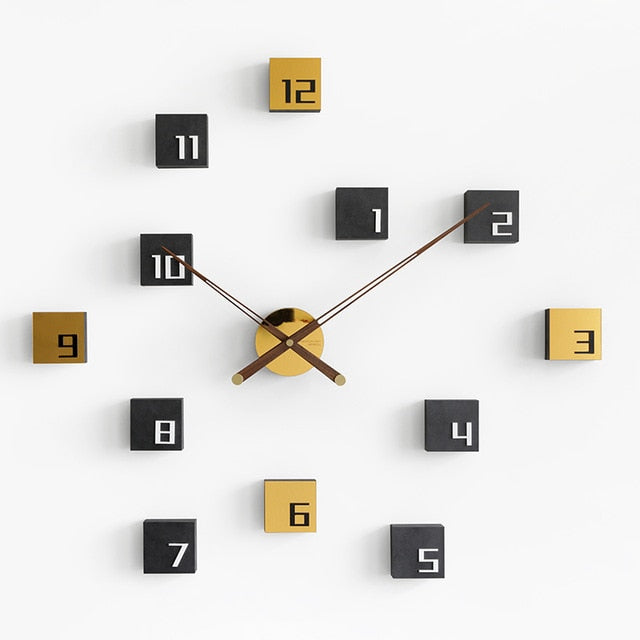 Uhr aus Polyamid-W&uuml;rfeln
